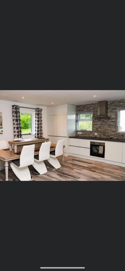 20 Holiday Cottage, East End 巴利巴宁 外观 照片