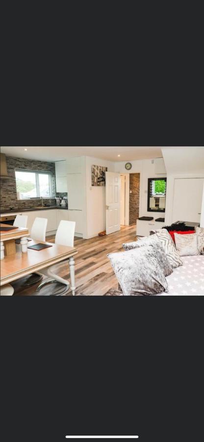 20 Holiday Cottage, East End 巴利巴宁 外观 照片