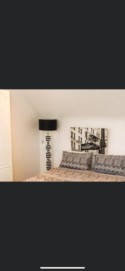 20 Holiday Cottage, East End 巴利巴宁 外观 照片